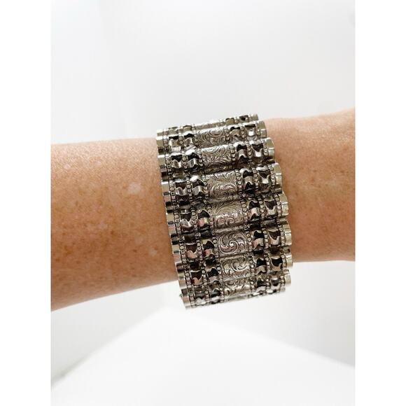 Vargas Victorian Style Pierced Repoussé Silver Clamper Bracelet Cuff Vintage - Picture 1 of 12